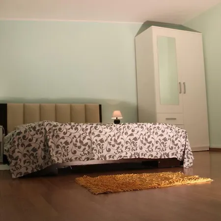Cristina House קונסטנצה